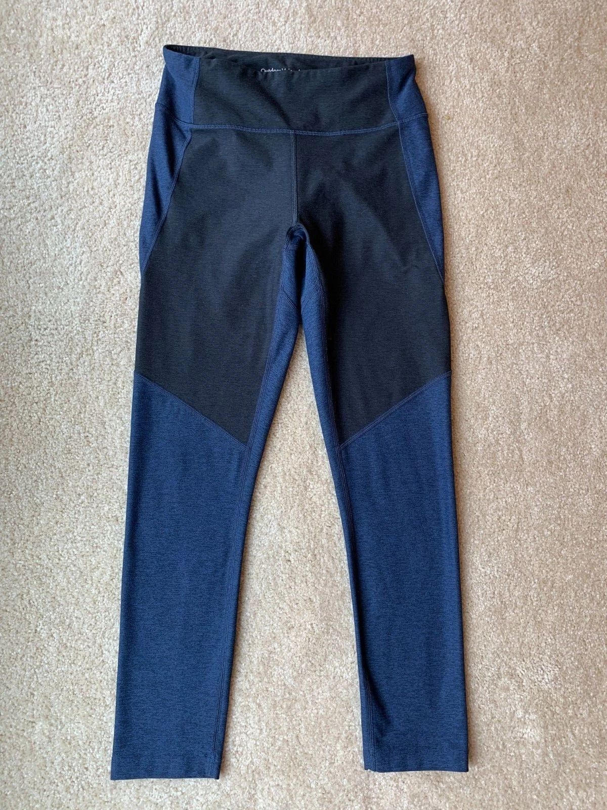 Outdoor Voices 3/4 Navy/Black Leggings Size S
Opens in a new window or tab
