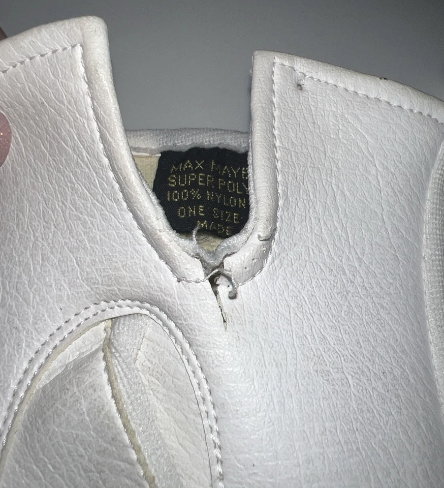 Vintage Max Mayers Soft Faux Leather White Ladies Women's Gloves ~ One Size - Image 2 of 4