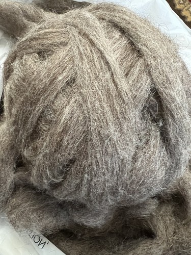 ROVONG WOOL-80%LLAMA&20% Merino 100g Craft, Spin, Felt, Knit, Weave - Picture 2 of 3