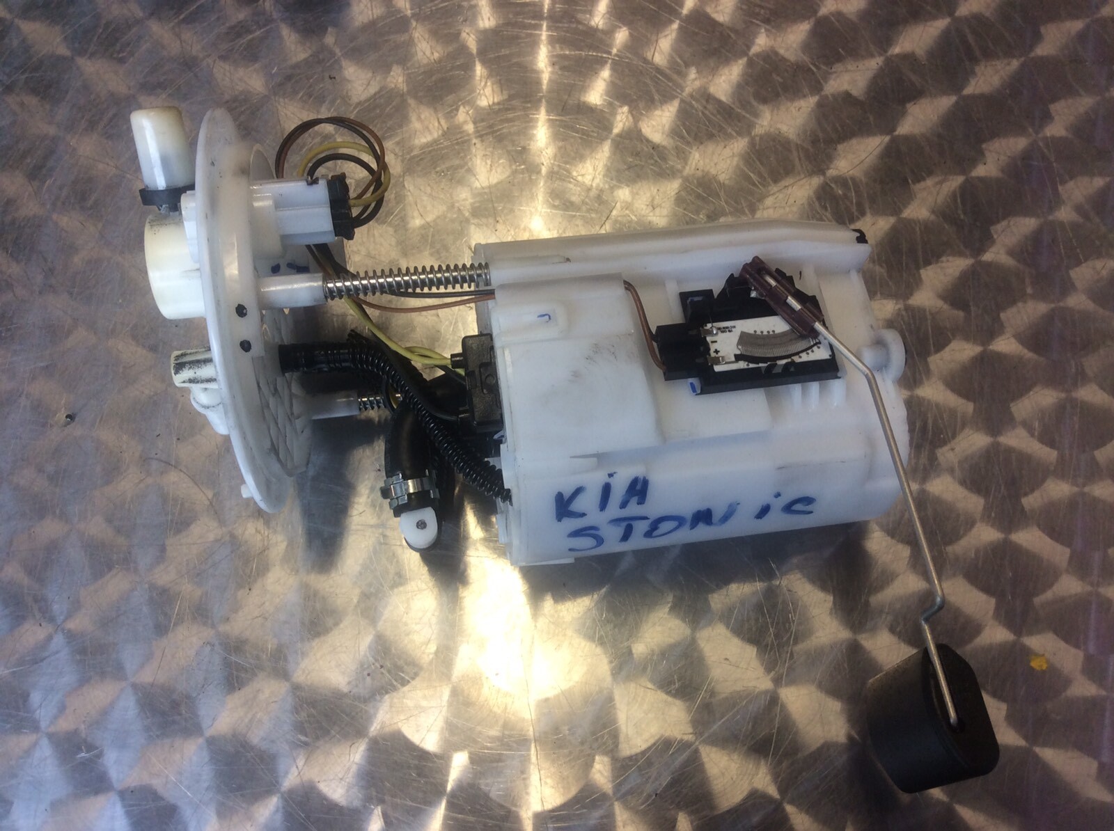 2018 KIA STONIC 1.6 CRDI FUEL PUMP SENDER IN TANK 31110H8900 * eBay