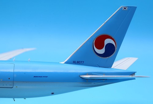 JC Wings 1:200 Korean Air Cargo Boeing B777-200LRF Diecast Aircraft Modelo HL8077 - Imagen 18 de 19