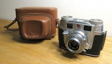  O Kodak Signet 35 w/ Field Case, Ektar Lens 44mm f/3.5, Synchro 300 Shutter