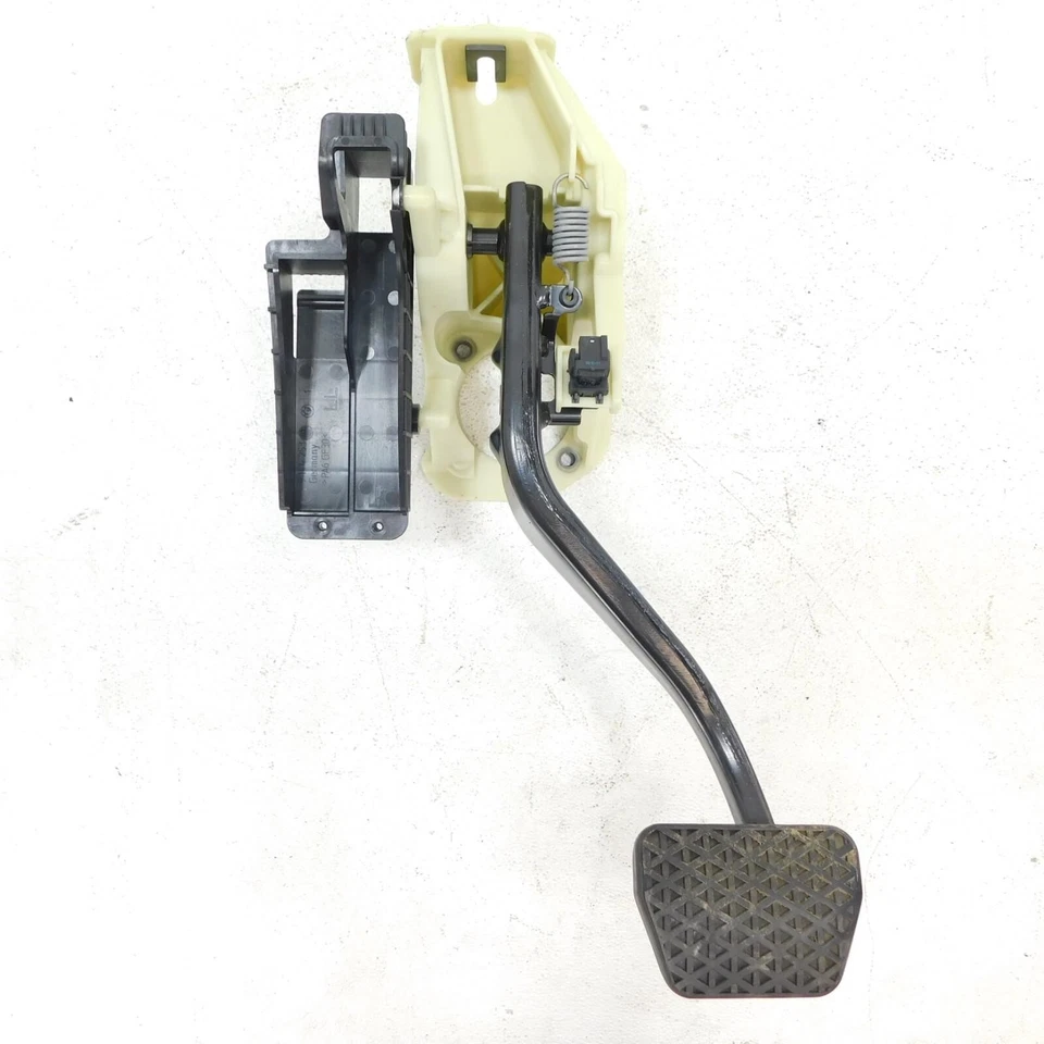 09-16 BMW 528i 535i 550i 650i F10 Conjunto completo de pedal de freno delantero OEM Foto 4 de 4