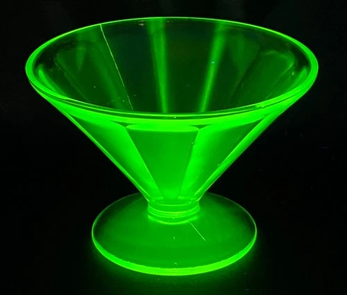 Federal Glass Uranium Sherbet Dish UV Glow | Vintage ca. 1930s