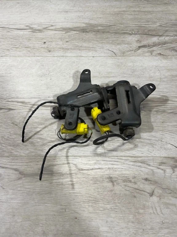 Actuador peatonal capó gasolina BMW 3 E92 E93 2012 7290001 239 kW GENUINO - Imagen 4 de 4