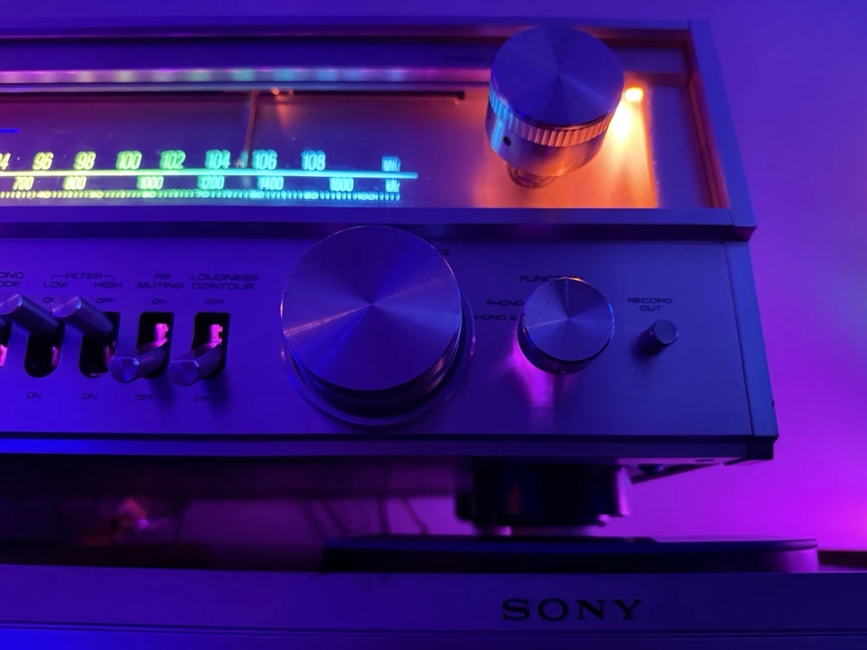 Vintage 1978 Fisher Stereo Receiver - Image 3 of 4