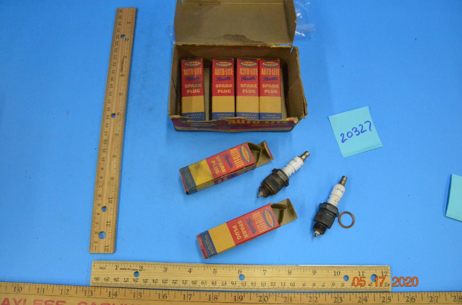 Auto-Lite NOS Spark Plugs AR-32 Box of 6