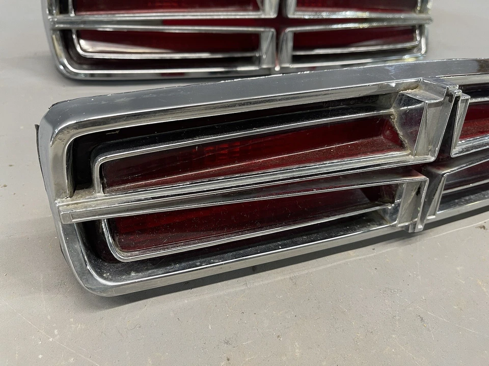 Oldsmobile Starfire Jetstar 1964 maletero luz trasera lámpara trasera lente Foto 2 de 4