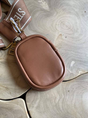 Cartera Bandolera Steve Madden Caqui Denim Marrón Tostado Logo Correa BWEBBER - Imagen 4 de 5