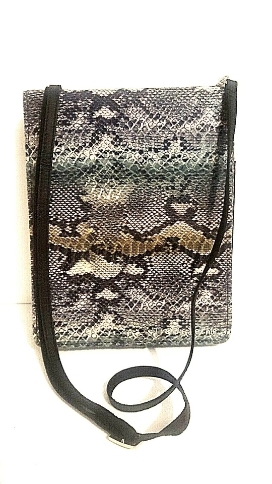 New Trendy Trends iPad 1 - iPad 2 Cross-body Carrier Cover Snake Skin Pattern - Image 2 of 4