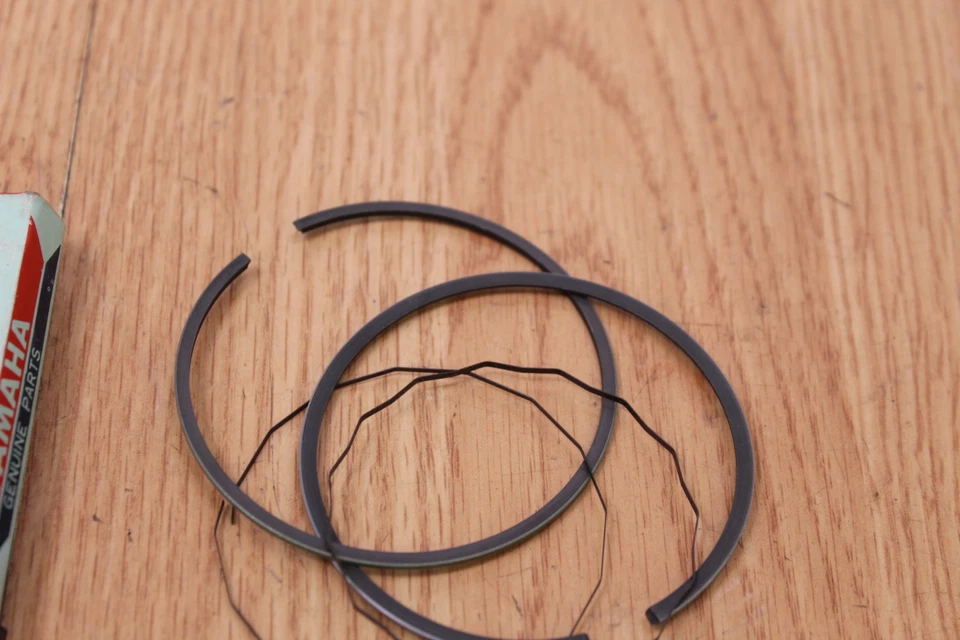 ANILLOS DE PISTÓN YAMAHA AT2 AT3 CT2 CT3 1972-1973 .25 O/S (314) Foto 3 de 4