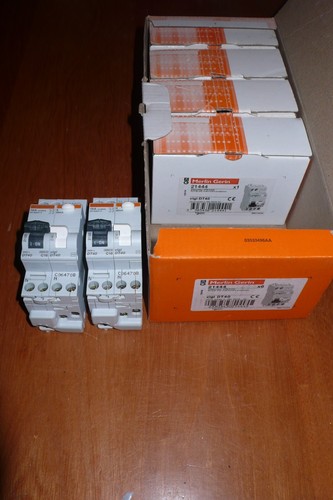 DISJONCTEUR DIFFERENTIEL 16A 30mA MERLIN GERIN SCHNEIDER ELECTRIC 16 AMPERE DT40 - Photo 1/8