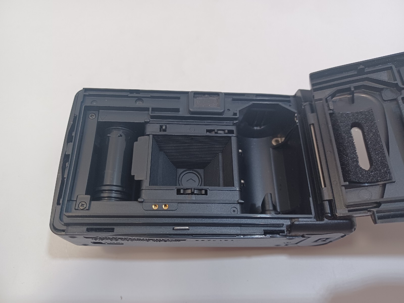 Minolta Freedom 50N Focus Free DX Auto Point And Shoot Film Camera with Flash