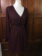 Gap Womens Size XS Black And Red Dress V Neck Belted Knee Length Lightweight Bea