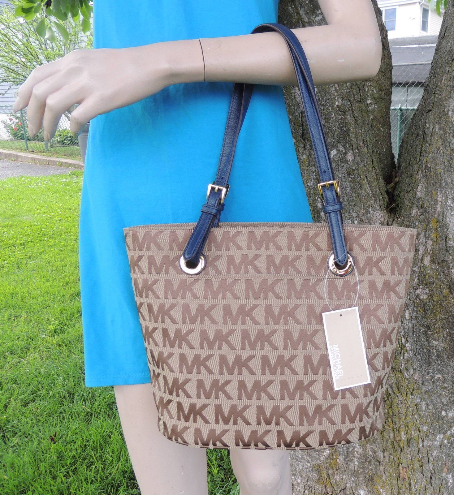 michael kors material bag