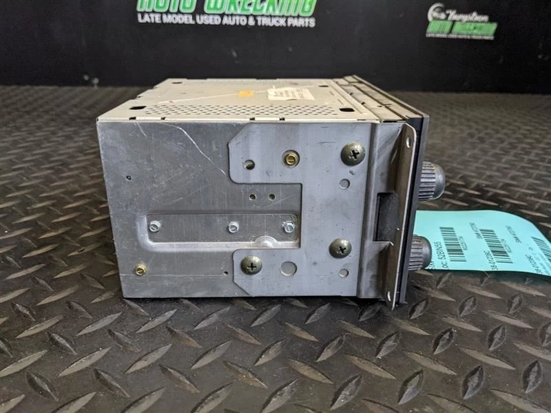 Audio Equipment Radio AM Mono-fm Stereo-cd Player Fits 00-04 TRACKER 2251734 - Imagem 2 de 4