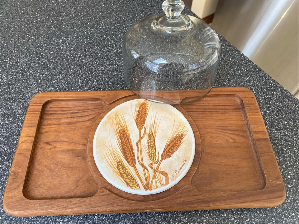 Bandeja de tablero de queso de madera de teca Goodwood azulejo de trigo de cerámica con cúpula de vidrio Foto 3 de 4