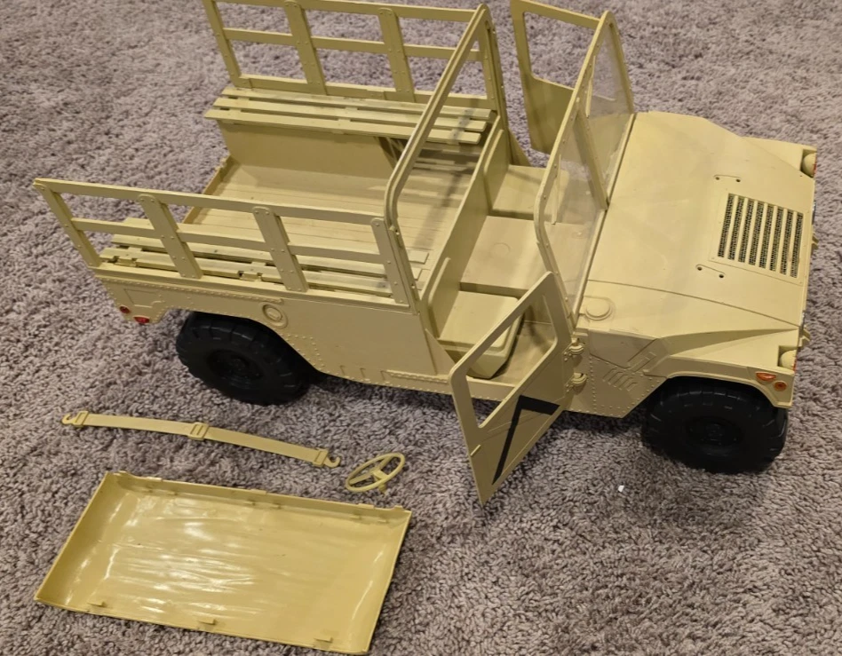 21st Century Toys 1998 Ultimate Soldier 1/6 Scale M998 Cargo