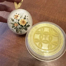 VINTAGE JEAN NATE Perfumed Bath Powder Yellow Box 4 oz w/ Porcelain Closet Ball