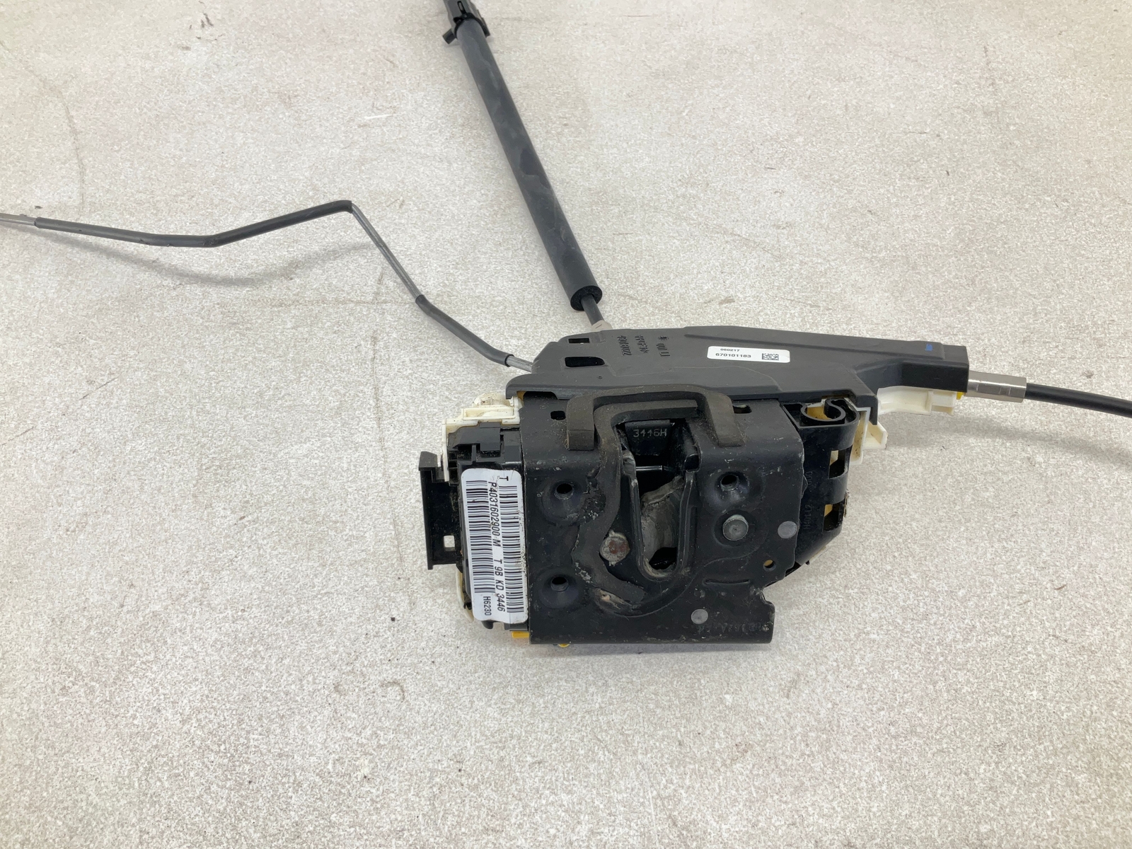 17-20 MASERATI Levante Exterior Front Left Driver Door Handle W/ Actuator