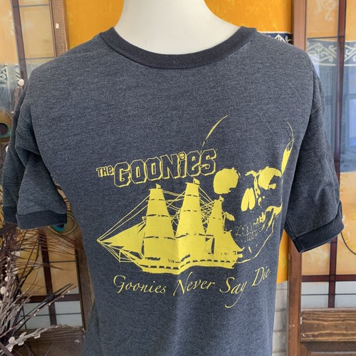 Goonies Tshirt Mens Small Charcoal Gray 