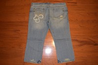 Old Navy 'special Edition' Capri Distressed Blue Jeans - Women Size 18 Old Navy 'special Edition' Capri Distressed Blue Jeans - Women Size 18
