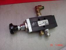 PARKER Manual Air Control Valve, 4-Way, 1/8In NPT, 410931000