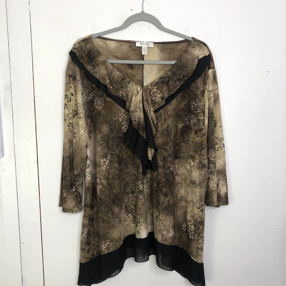 Camisa Dressbarn para mujer 3X oscura tachonada mordedura de tiburón dobladillos asimétricos caprichoso Foto 2 de 4