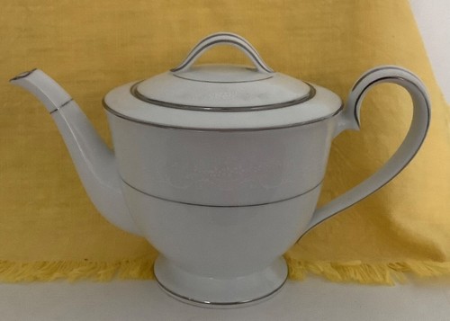 Noritake Whitehall China 6115 Tea Pot with Lid Excellent Cond. From 1968