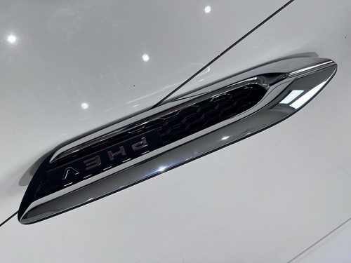2024 MAZDA CX60 PHEV FRONT WING CHROME MOULDING TRIM BADGE GENUINE KR9P-50-8F0A - Picture 3 of 10