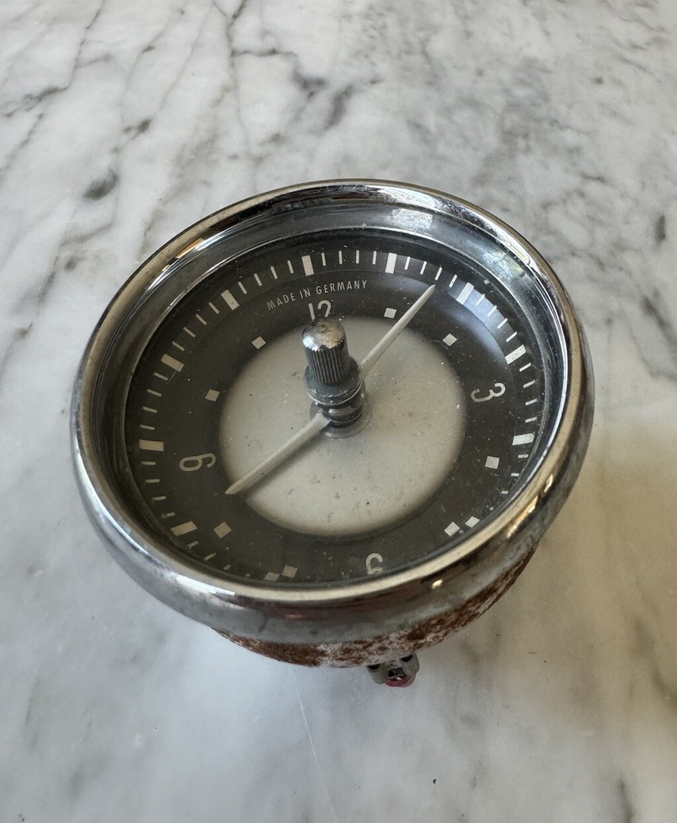 BMW 置物時計 THE JOY OF LIVING EVERY SECOND. BMW 置物時計 THE JOY OF LIVING EVERY SECOND. BMW 置物時計