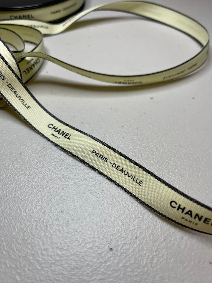 Chanel LE Yellow Deauville Gift Wrap Ribbon | 3 Yards (2.7m) | LIMITED EDITION - Image 2 of 3