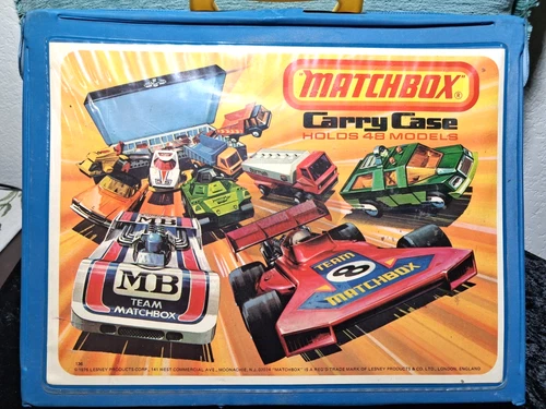 Vintage Matchbox Carrying Case w/Cars Preowned