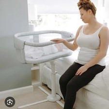 Halo Bassinest Swivel Sleeper Bedside Bassinet Removable Bed