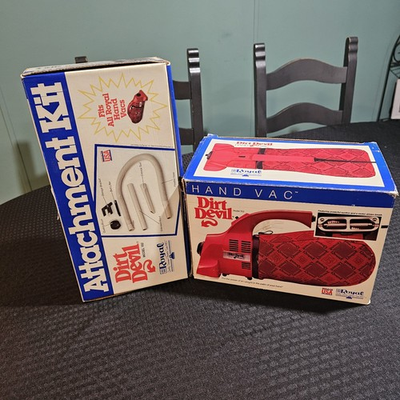 #ad Royal Dirt Devil Hand Vac Vacuum Cleaner Model 103 w Attach Kit 192 never Used $79.99