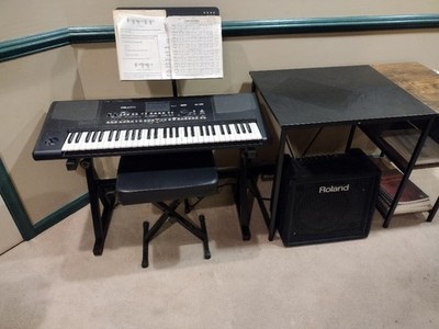 Korg pa300 Pro 61-key Workstation with Roland KC-200 Amp and Z-style stand/bench