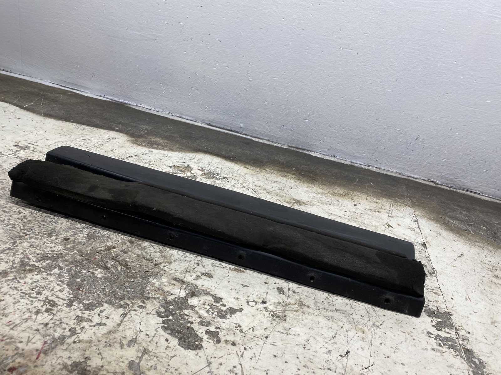 2010-2020 BENTLEY MULSANNE OEM FRONT LOWER BUMPER SHIELD GUARD PANEL 340121674