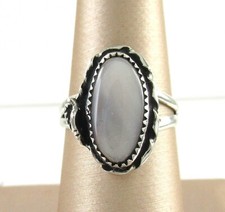 Navajo .925 Sterling Silver Mother of Pearl Ring w/ Leaf Vintage size 7