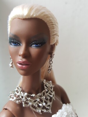 Fashion Royalty IT ADELE MAKEDA Frosted Glamour doll Integrity