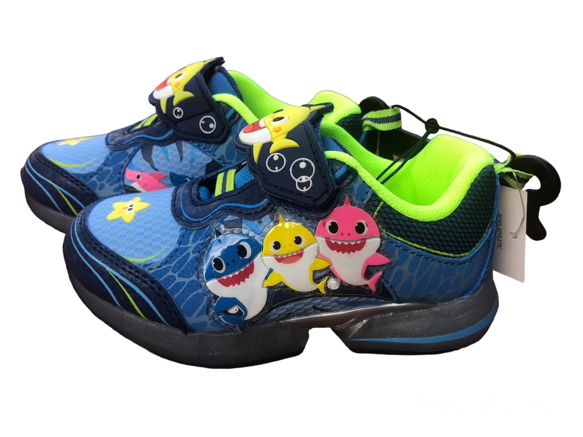 Shark store tennis shoes