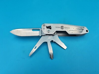 Leatherman FREE T2 Pocket Knife Multi-tool! *SCOBY BROS*