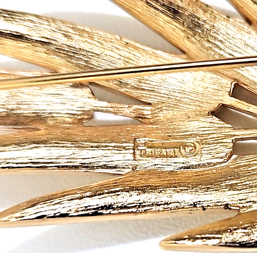 Vintage Signed TRIFARI CROWN Gold tone PALM LEAVES BRANCH Shape Pin ...
