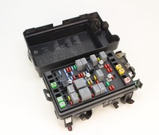 2008 GMC Envoy Chevy Trailblazer Engine Fuse Relay Junction Box 25825505 5.3L