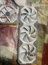 Rgb white lian li case fans 3+1 
