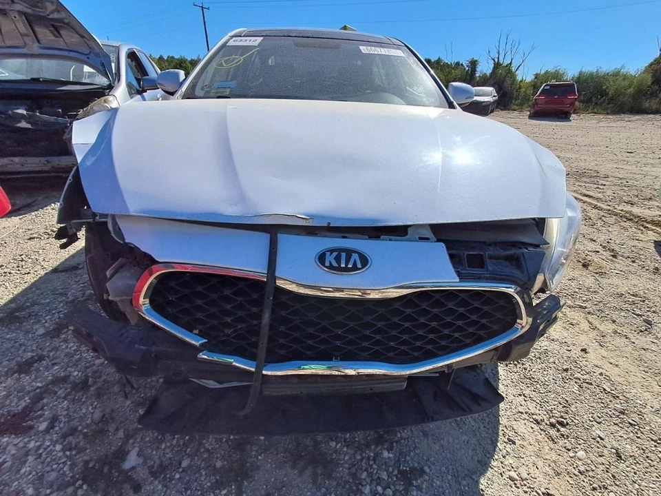 2014 KIA Cadenza ABS Control Module 4DR SED 3.30L Used 108k Miles 2664976 - Image 2 of 4