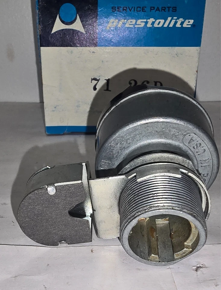 1960-65 GM IGNITION SWITCH - CHEVELLE  - CORVETTE  - CORVOIR - TRUCK  - NOS  USA - Image 2 of 4