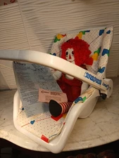 Vintage 1988 Carrier Century Kanga Rocka Roo Heart Baby Doll Seat