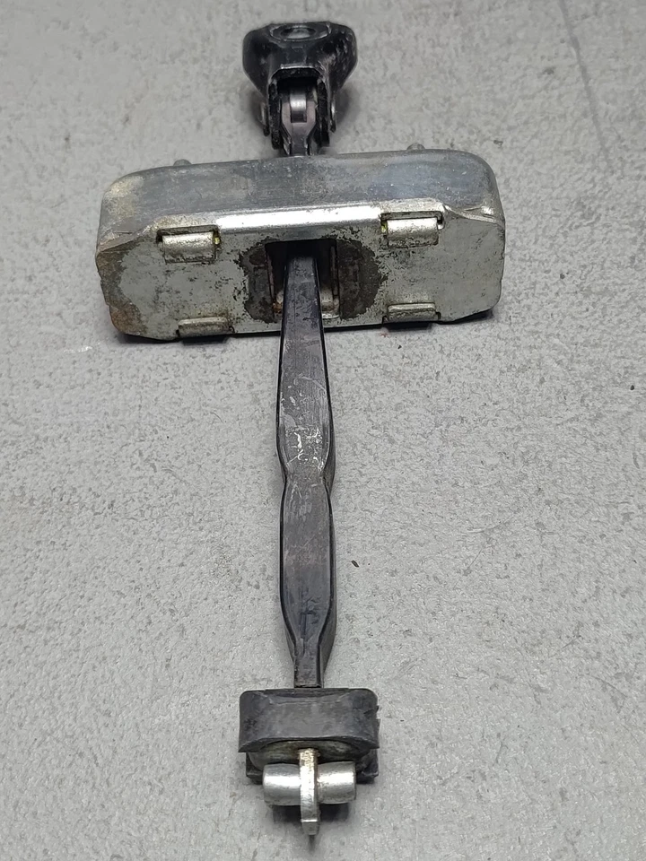 REAR LEFT OR RIGHT DOOR CHECK STRAP STOP STOPPER 2018-2025 TOYOTA CAMRY OEM - Imagem 3 de 4