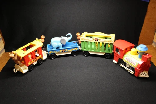 VINTAGE 1973 Fisher Price Circus Train #991 - Engine Cars Caboose Animals People