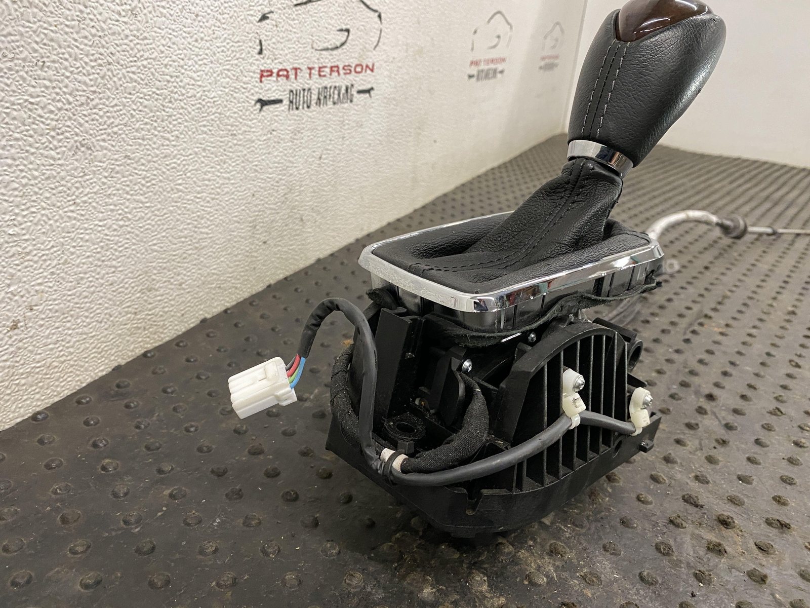 09-11 MASERATI GRANTURISMO M145 AUTOMATIC FLOOR SHIFTER GEAR SELECTOR